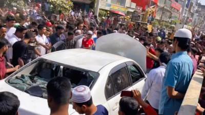 Mob attacks Iranian nationals, vandalizes car in Dhaka’s Bashundhara Residential Area